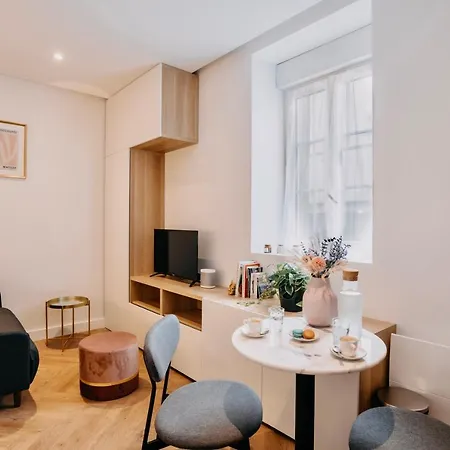 Bel Ecrin Sur L'ile De - Gare Tgv, Chu, Congres *