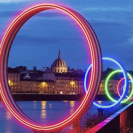 Bel Ecrin Sur L'ile De - Gare Tgv, Chu, Congres *