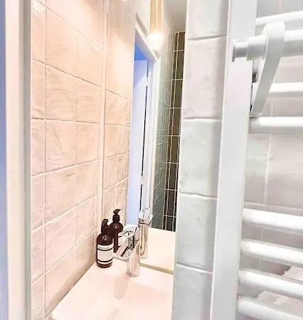 Bel Ecrin Sur L'ile De - Gare Tgv, Chu, Congres *