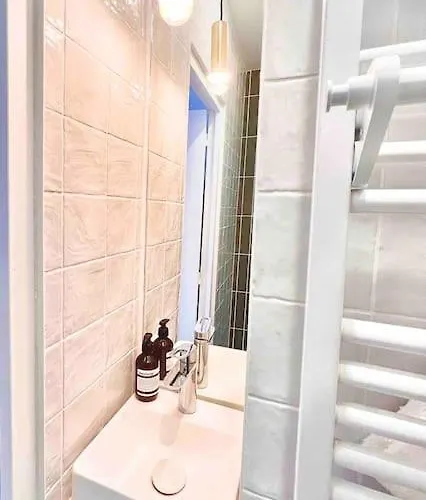 Bel Ecrin Sur L'ile De - Gare Tgv, Chu, Congres *